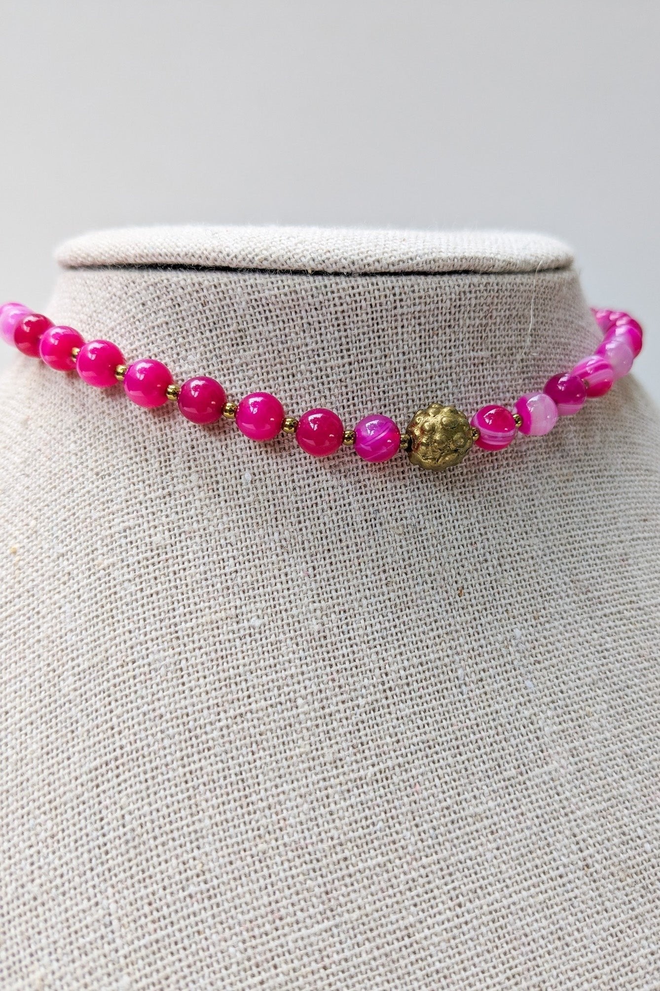 Sabi-bijoux-collier-perles-rose-choker-ras-de-cou-trend-hippie-boheme-ethnique-handmade-fabriqué-en-france