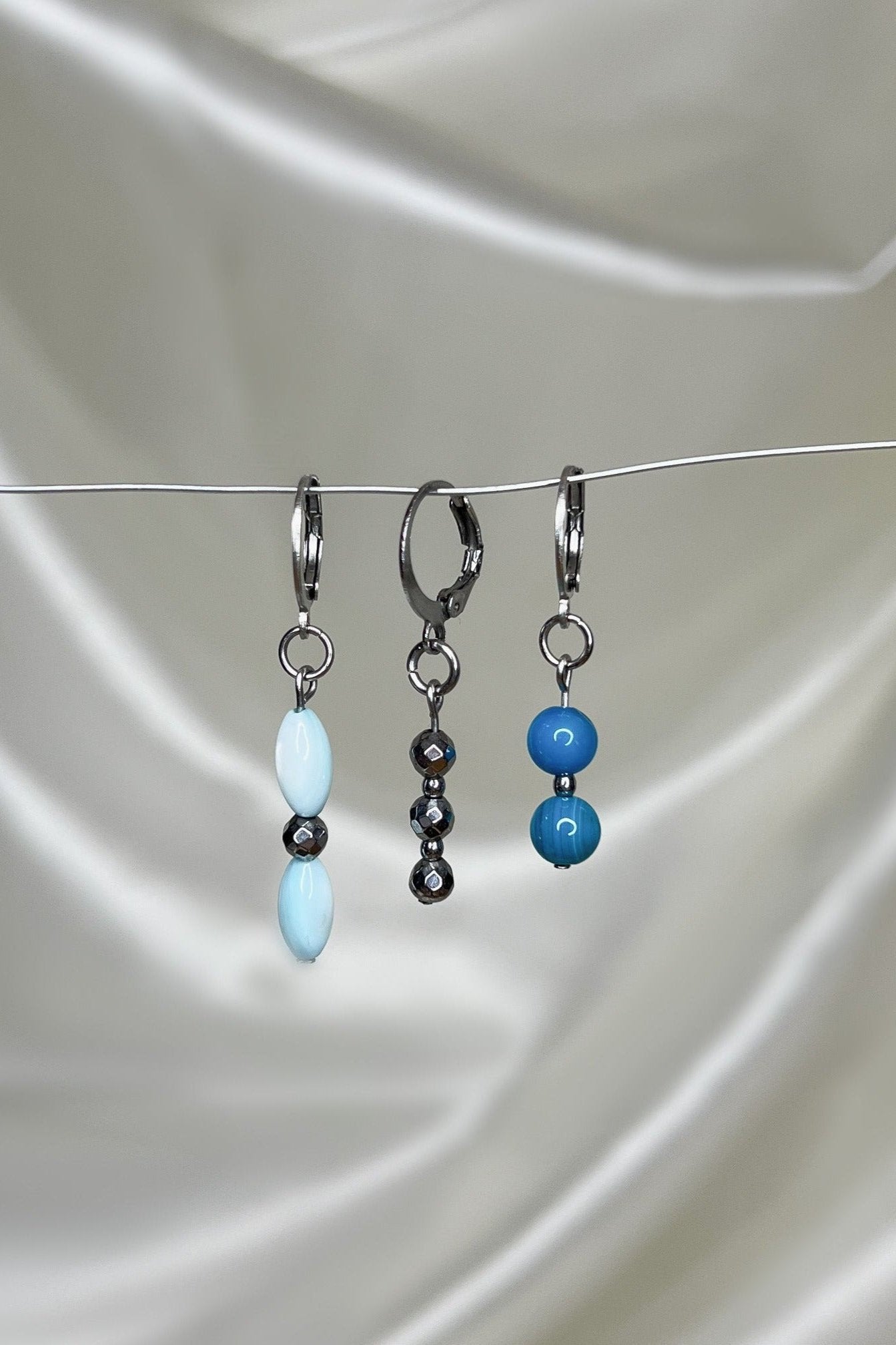 boucles-d'oreilles-bleu-argenté-argent-trio-hématite-agate-lithothérapie-fait-main-fabriqué-en-france-Y2K-original