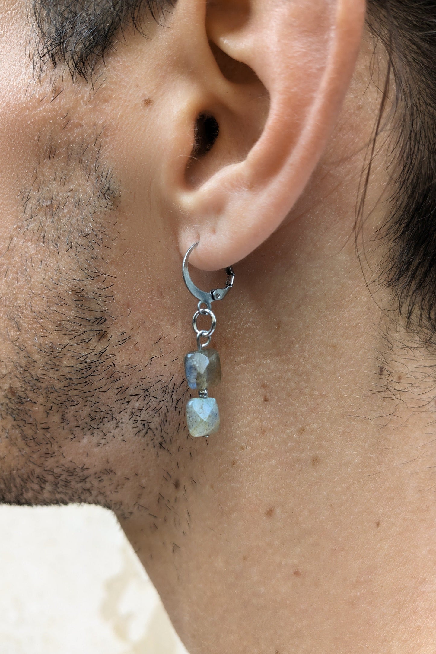 Boucle d'oreille solitaire argentée - Inuit