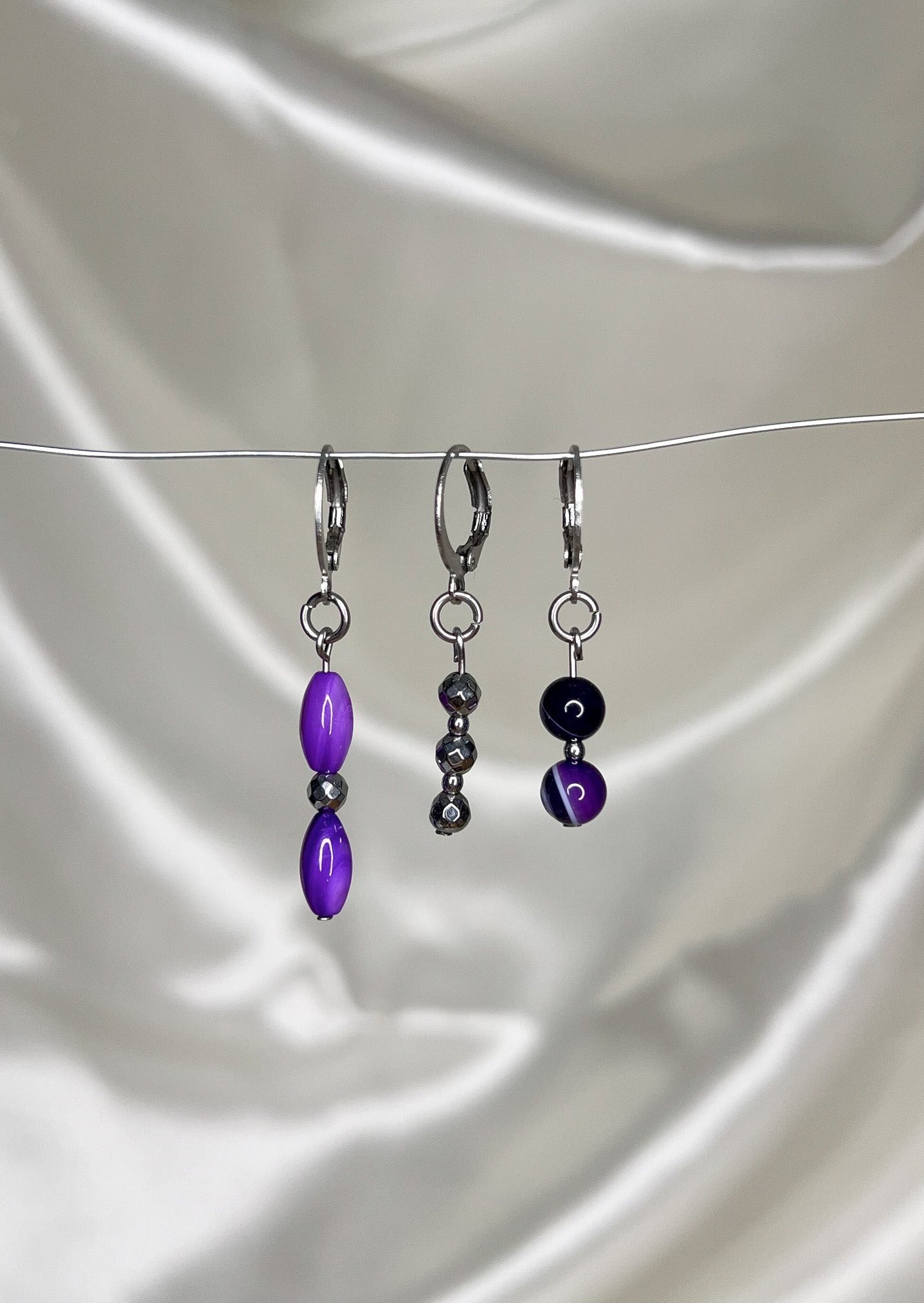 boucle-d'oreille-violette-argenté-agate-hématite-trio