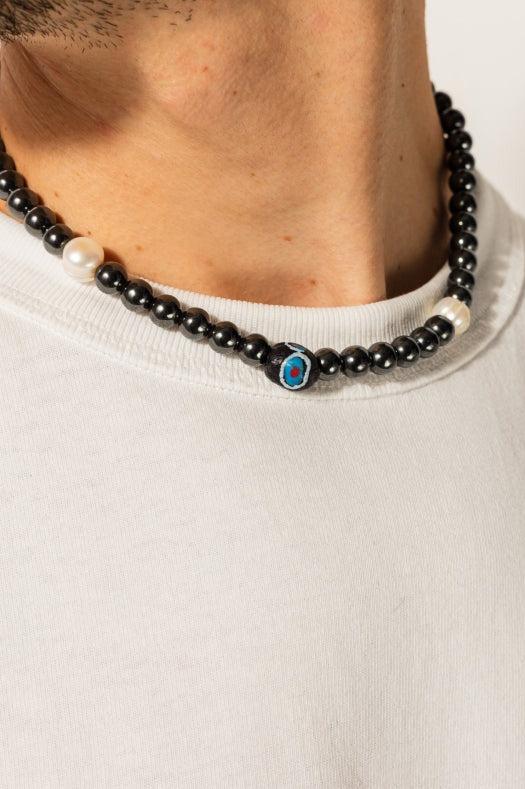 collier hématite noire, perle blanche et perle d'eau douce