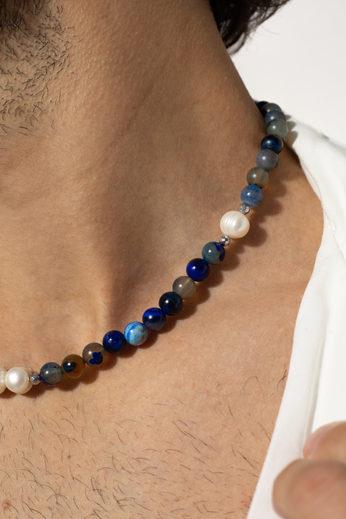 Collier unisexe perles bleues. Agate et perle d'eau douce